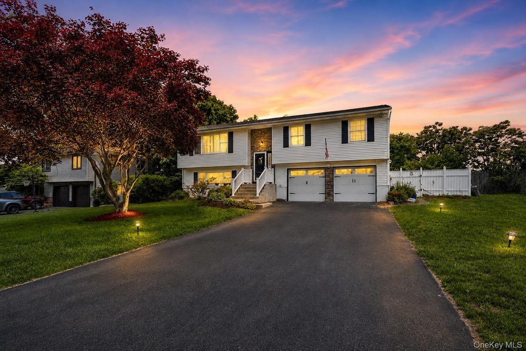 15 Guernsey Drive, New Windsor, NY 12553 — exterior