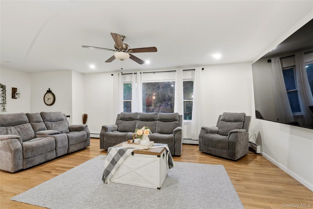 15 Guernsey Drive, New Windsor, NY 12553 — photo 3