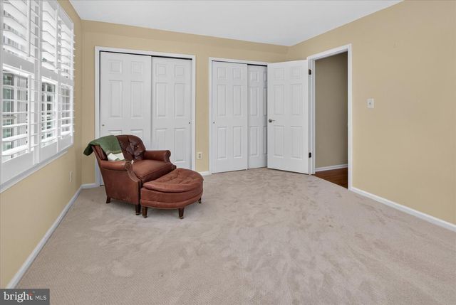 5 IRONGATE LN, Medford, NJ 08055
