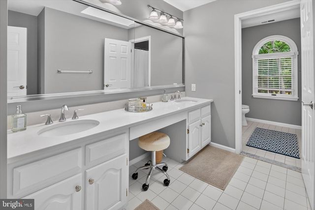 5 IRONGATE LN, Medford, NJ 08055