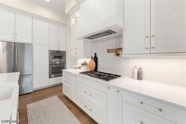 625 Hernando DR, Marco Island, FL 34145