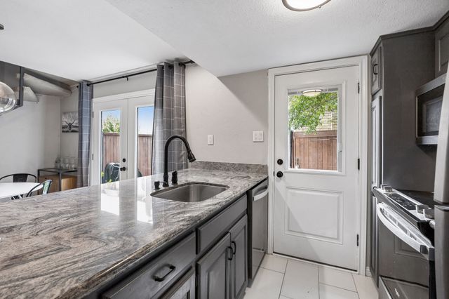 2702 Douglas Avenue 127, Dallas, TX 75219