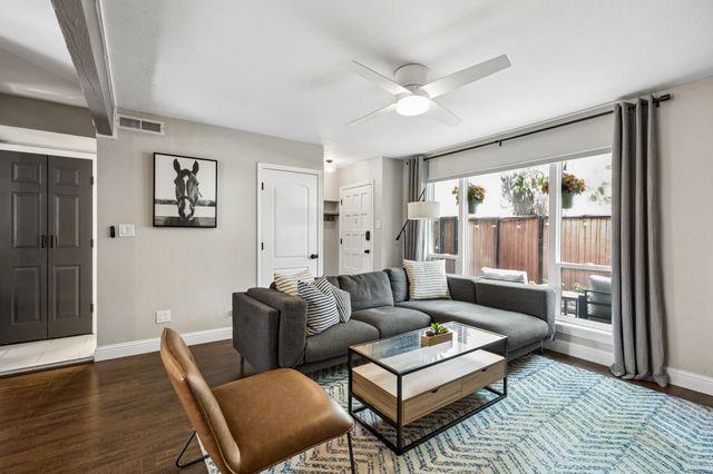 2702 Douglas Avenue 127, Dallas, TX 75219