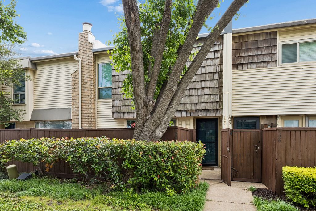 2702 Douglas Avenue 127, Dallas, TX 75219