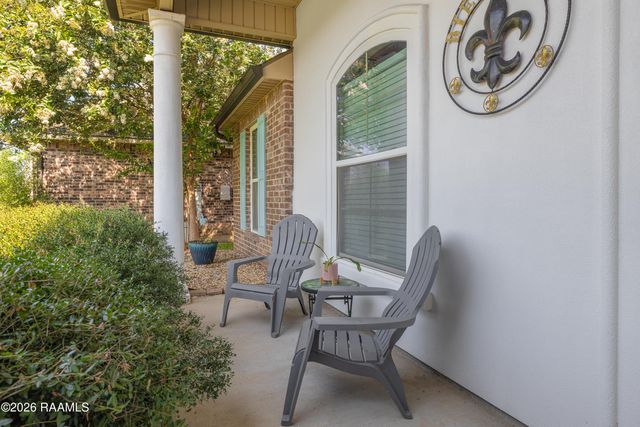 217 Lexi Falls Lane, Broussard, LA 70518