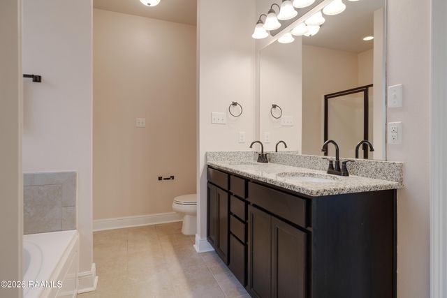 217 Lexi Falls Lane, Broussard, LA 70518