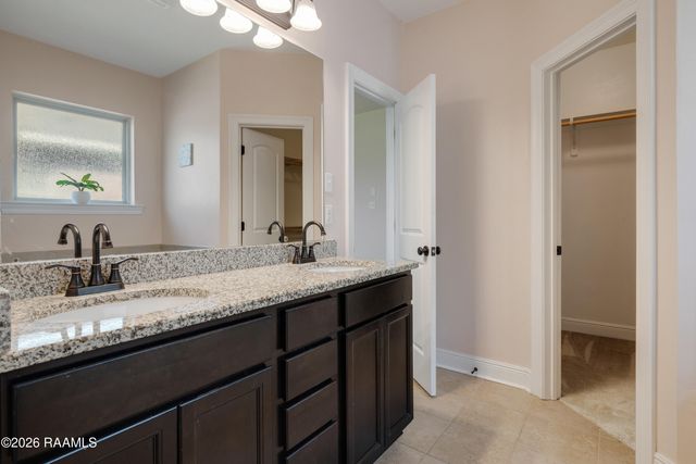 217 Lexi Falls Lane, Broussard, LA 70518
