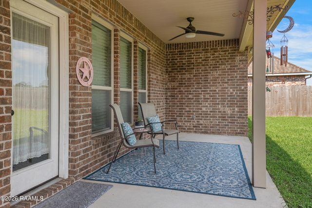 217 Lexi Falls Lane, Broussard, LA 70518