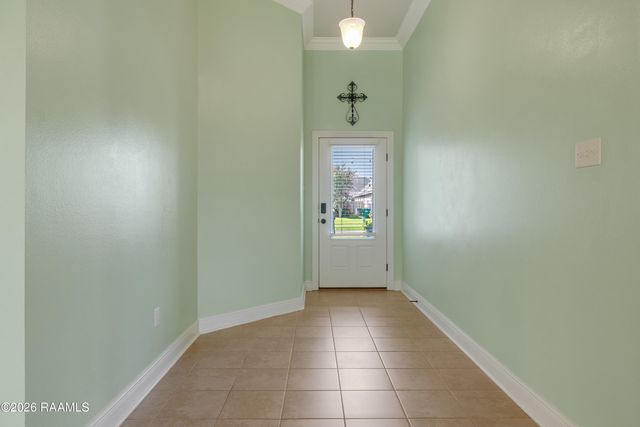 217 Lexi Falls Lane, Broussard, LA 70518