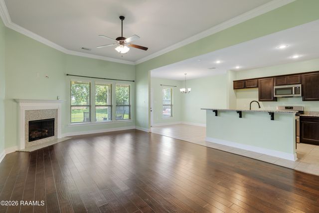 217 Lexi Falls Lane, Broussard, LA 70518