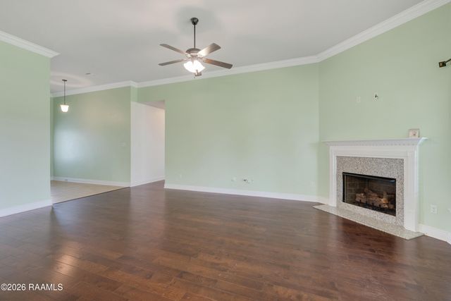217 Lexi Falls Lane, Broussard, LA 70518