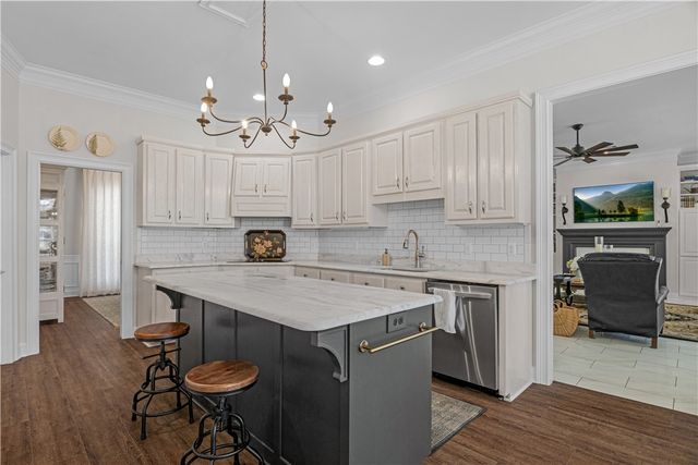 1071 Lynn Drive, Waycross, GA 31503