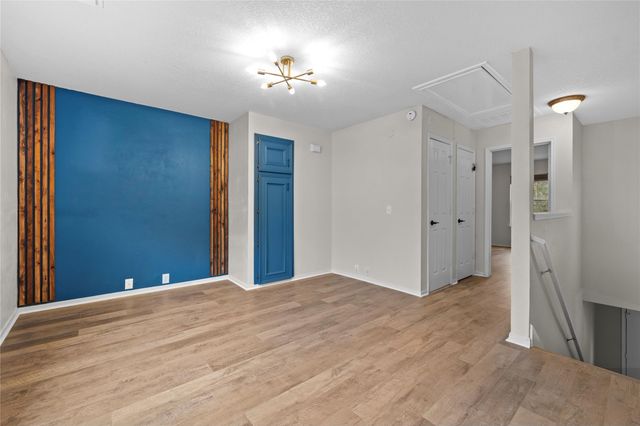 17611 S Summit Canyon Drive, Houston, TX 77095