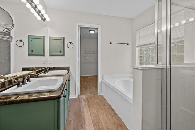 17611 S Summit Canyon Drive, Houston, TX 77095