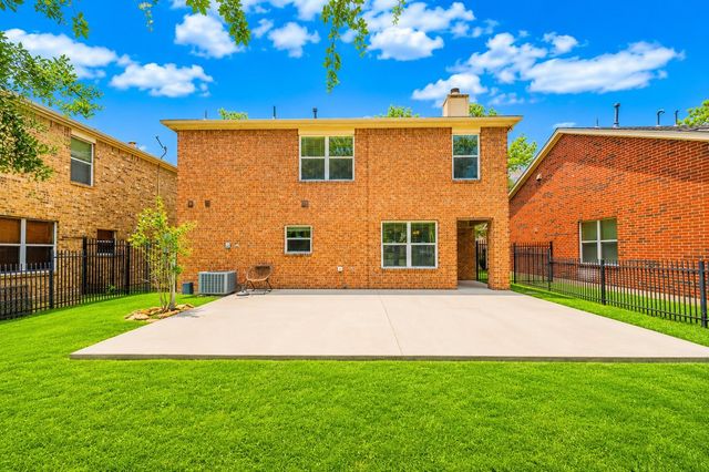 17611 S Summit Canyon Drive, Houston, TX 77095
