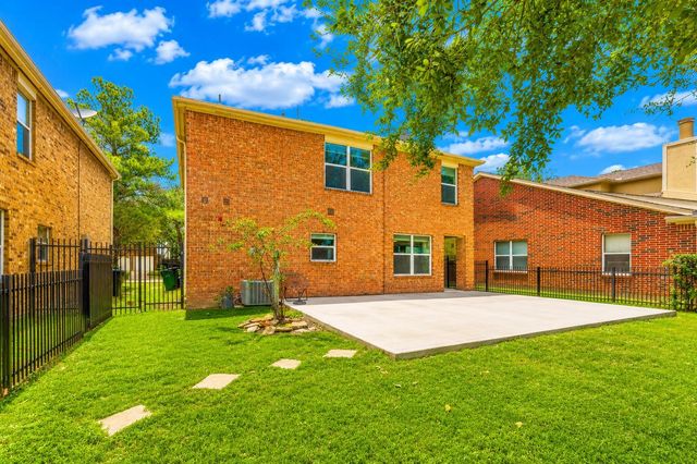 17611 S Summit Canyon Drive, Houston, TX 77095
