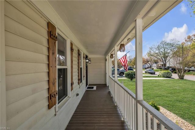 821 Saddleback Trail RD, Chesapeake, VA 23326