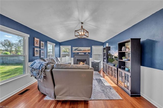 821 Saddleback Trail RD, Chesapeake, VA 23326