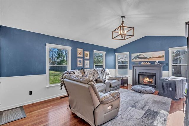 821 Saddleback Trail RD, Chesapeake, VA 23326