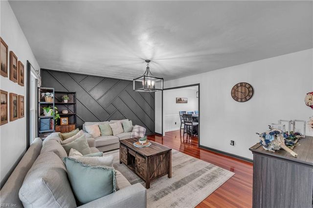 821 Saddleback Trail RD, Chesapeake, VA 23326