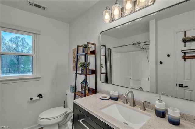 821 Saddleback Trail RD, Chesapeake, VA 23326