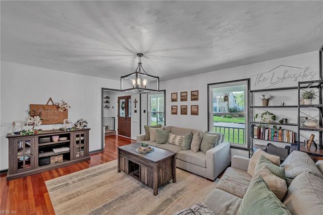 821 Saddleback Trail RD, Chesapeake, VA 23326