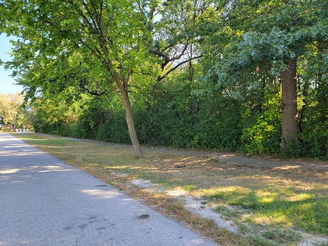 125 S Delany Road, Gurnee, IL 60031