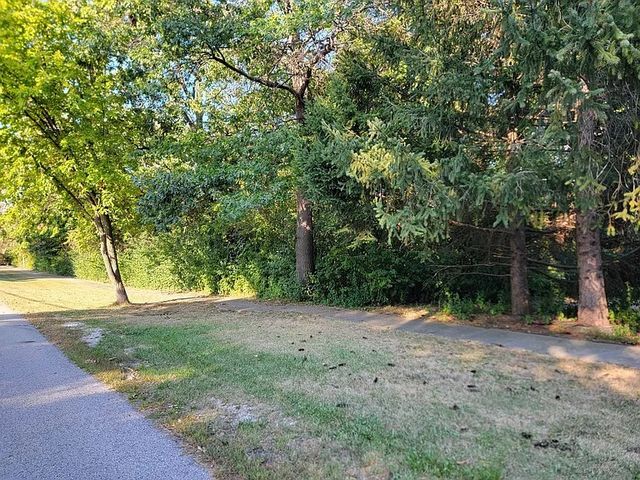 125 S Delany Road, Gurnee, IL 60031