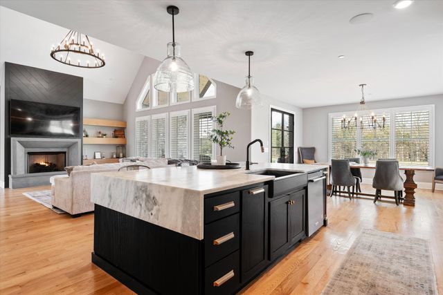 3340 Midland Acres Dr, Bell Buckle, TN 37020