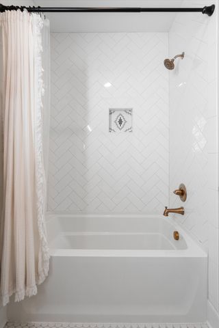 3340 Midland Acres Dr, Bell Buckle, TN 37020