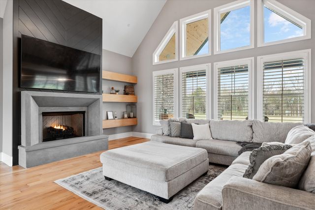 3340 Midland Acres Dr, Bell Buckle, TN 37020