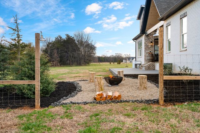 3340 Midland Acres Dr, Bell Buckle, TN 37020