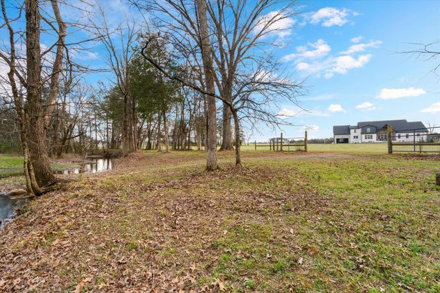 3340 Midland Acres Dr, Bell Buckle, TN 37020