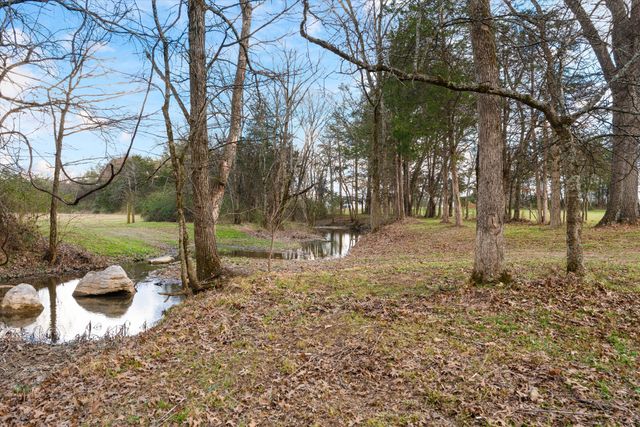 3340 Midland Acres Dr, Bell Buckle, TN 37020