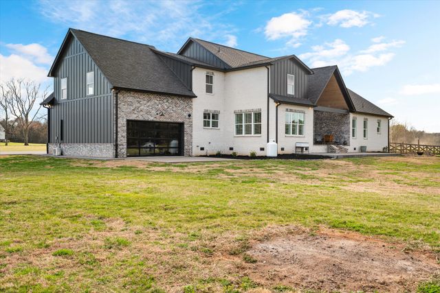 3340 Midland Acres Dr, Bell Buckle, TN 37020