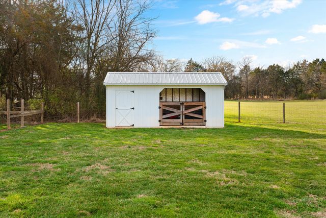 3340 Midland Acres Dr, Bell Buckle, TN 37020