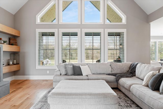 3340 Midland Acres Dr, Bell Buckle, TN 37020