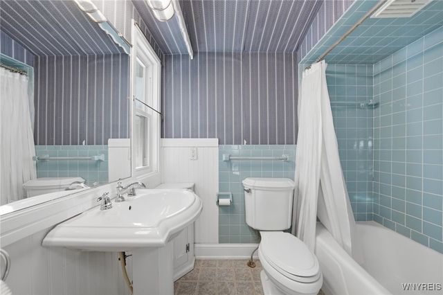 75 Potter Avenue, Orchard Park, NY 14127