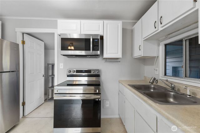 1307 S 80th St, Tacoma, WA 98408