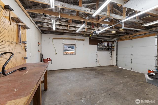 1307 S 80th St, Tacoma, WA 98408