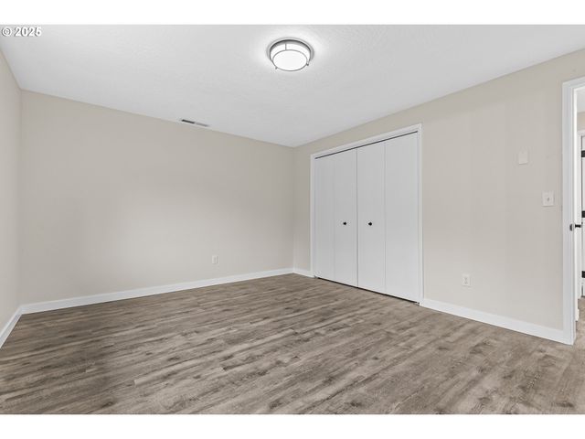 1974 HAMILTON Ln, Grants Pass, OR 97527