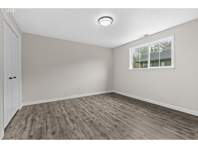 1974 HAMILTON Ln, Grants Pass, OR 97527