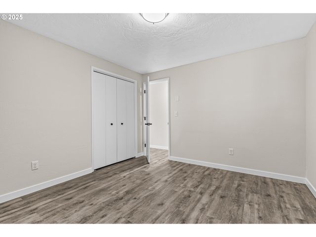 1974 HAMILTON Ln, Grants Pass, OR 97527