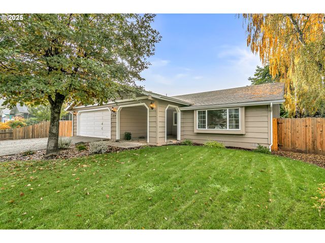 1974 HAMILTON Ln, Grants Pass, OR 97527