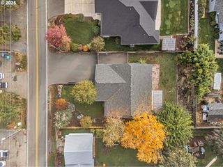 1974 HAMILTON Ln, Grants Pass, OR 97527