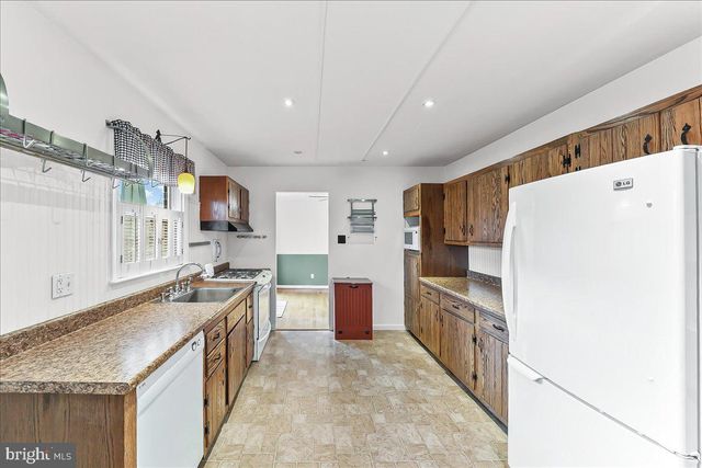 206 WERDEN DR, New Castle, DE 19720