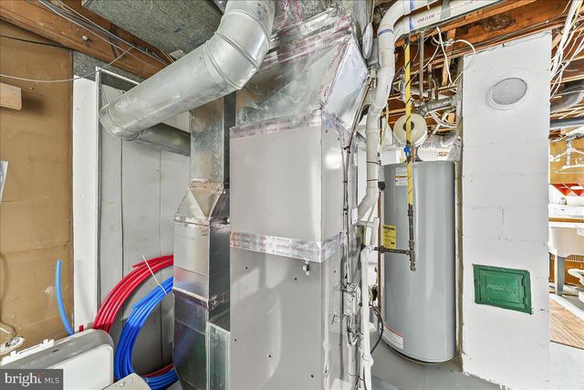 206 WERDEN DR, New Castle, DE 19720