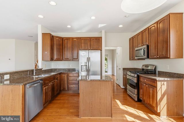 2440 FIVE FATHOM CIR, Woodbridge, VA 22191