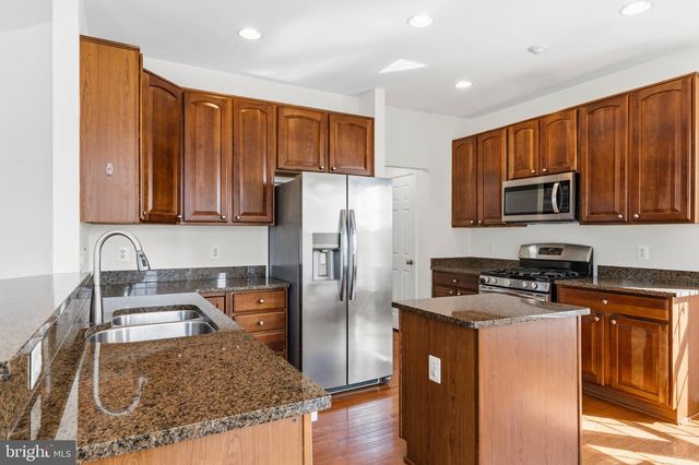 2440 FIVE FATHOM CIR, Woodbridge, VA 22191