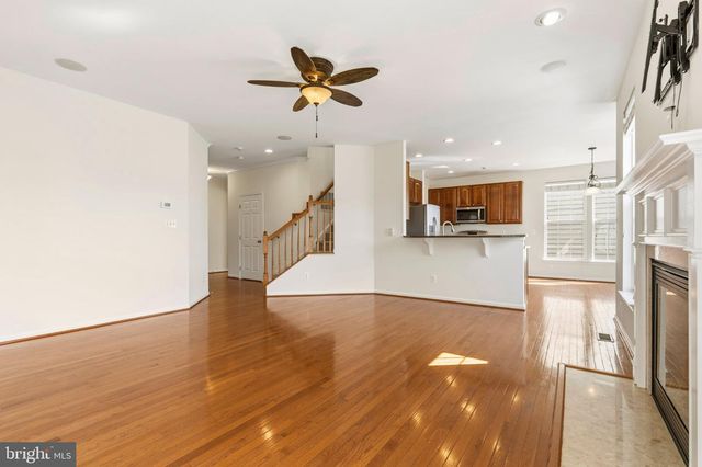 2440 FIVE FATHOM CIR, Woodbridge, VA 22191